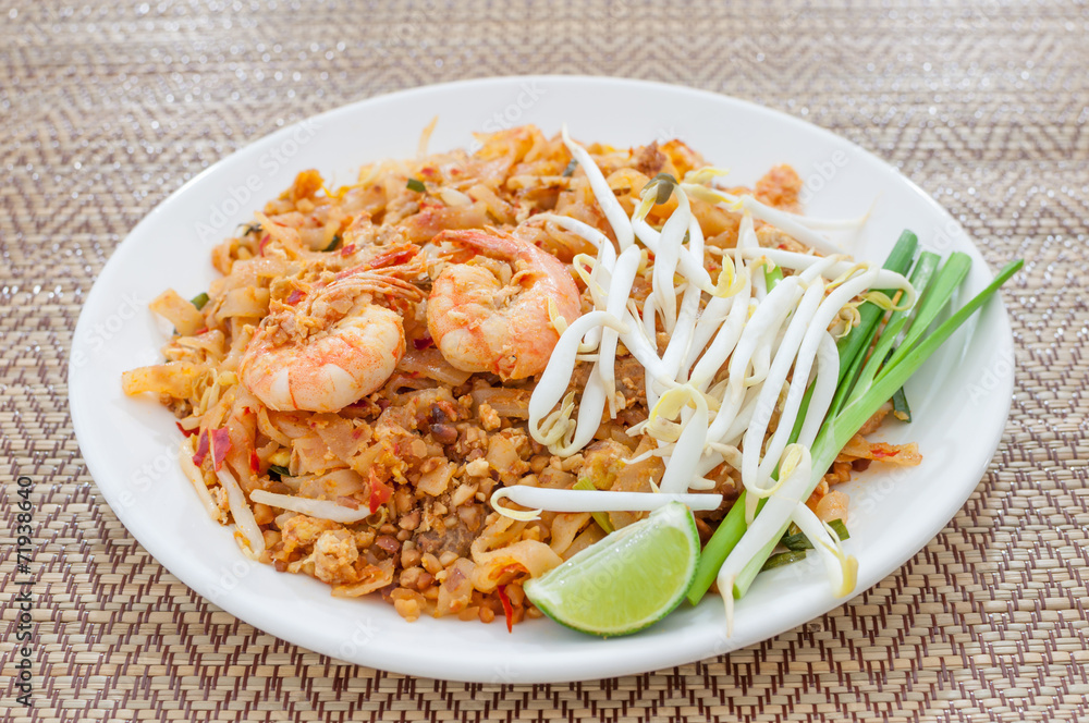 fried noodles thai style with prawns (pad thai) fried noodles thai style with prawns (pad thai)