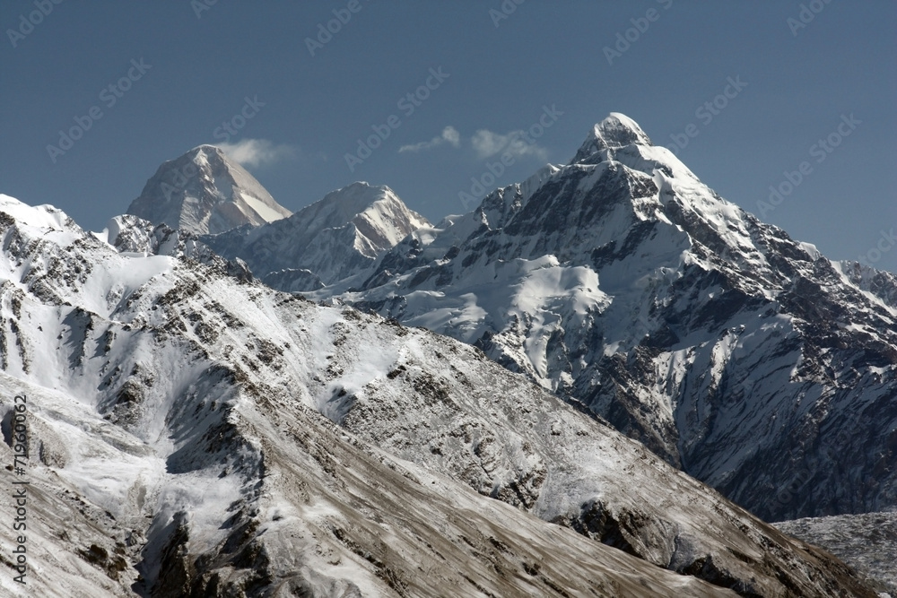 Obraz premium Mountain range covered in snow. Tien Shan