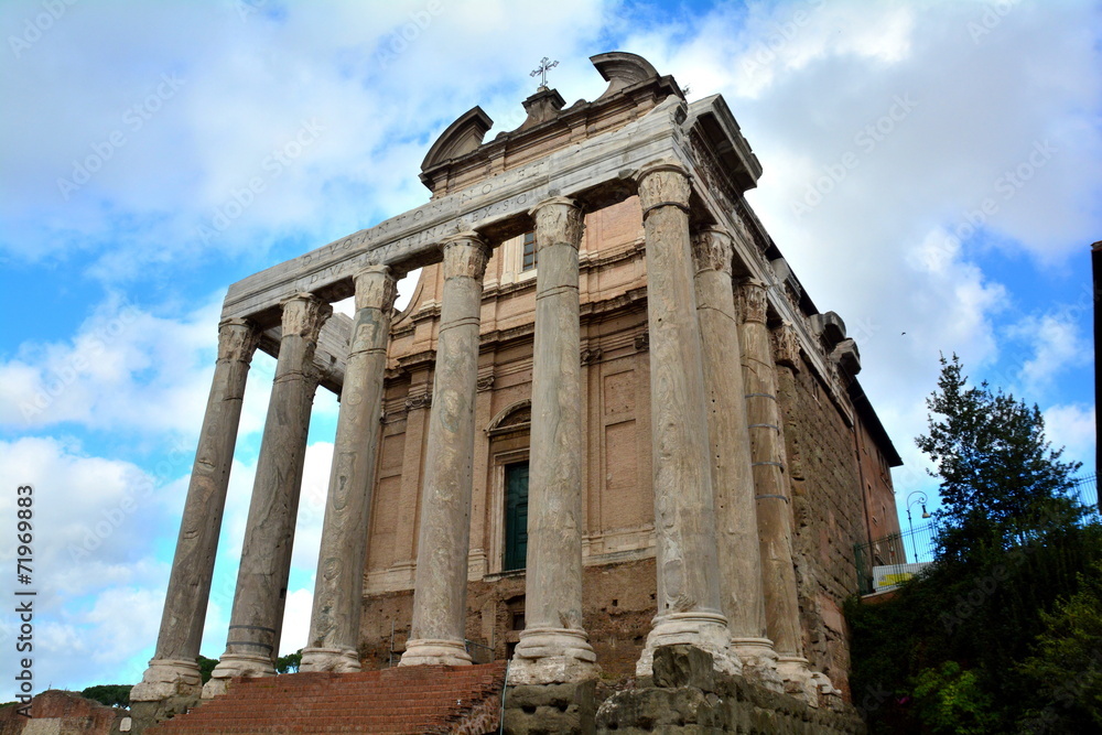 Temple of Antoninus and Faustinus,Roman forum