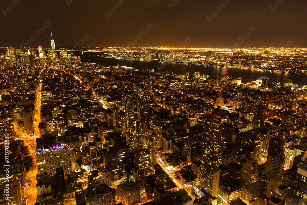 Obraz premium wgląd nocy w Nowym Jorku