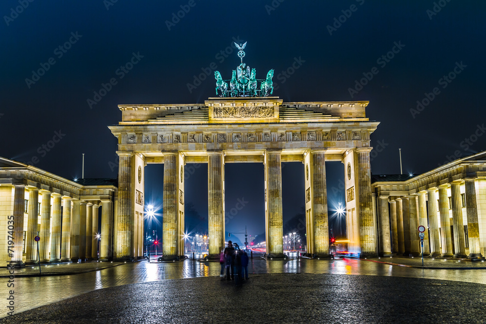 Fototapeta premium Brandenburg Gate in Berlin - Germany