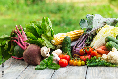 Fototapeta Naklejka Na Ścianę i Meble -  Vegetables on wooden table