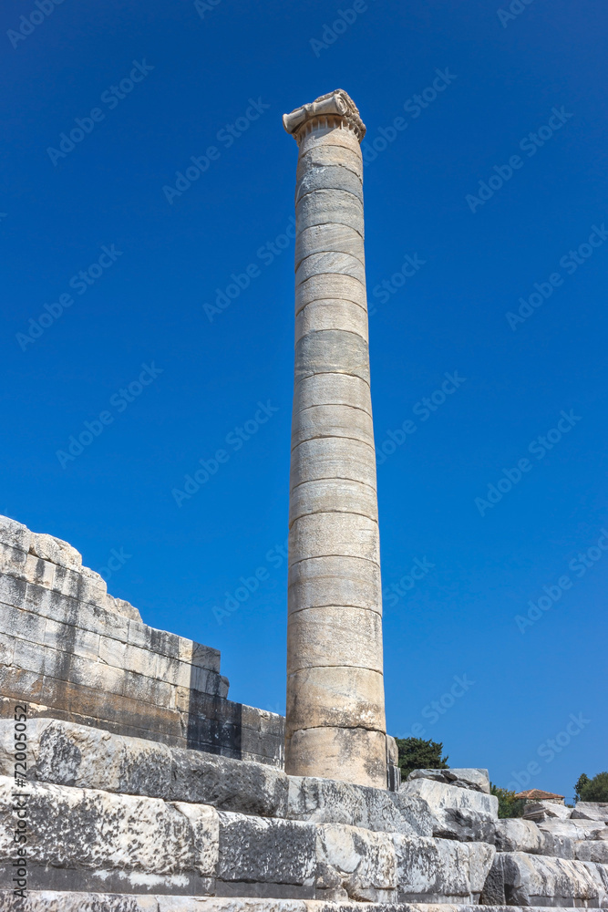 Column Column