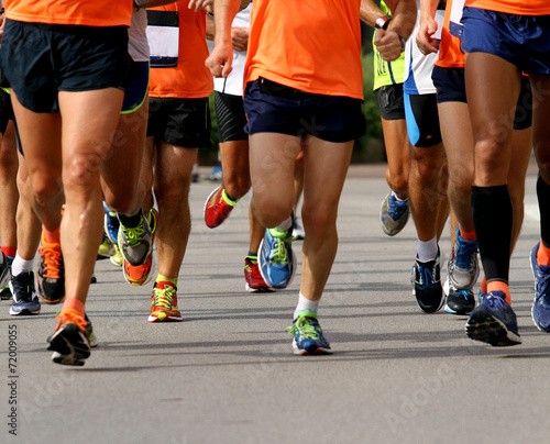 runners to race to the finish line of the marathon