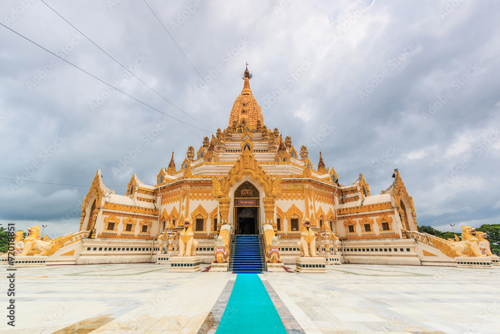 Fototapeta premium Swedaw Myat temple in Yangon, Myanmar