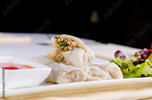 Healthy Meaty Spring Rolls with Dipping Sauce