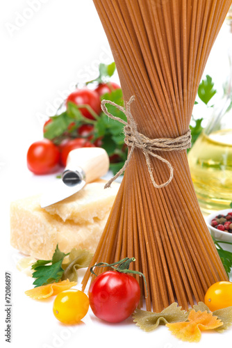 wholegrain spaghetti, tomatoes, herbs, olive oil and parmesan