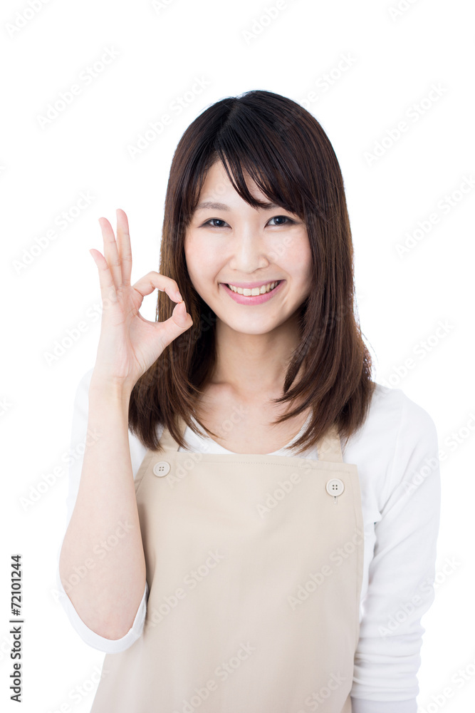 OKのジェスチャーをする女性