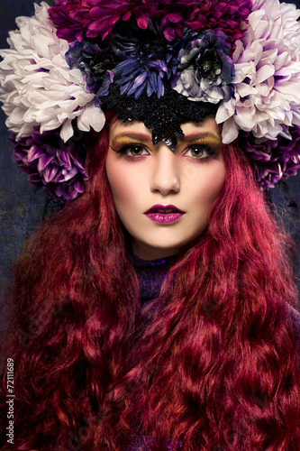 Принти на полотні Beautiful woman with flowers