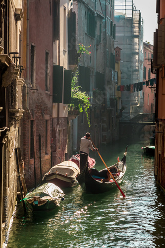 Fotografia, Obraz Gondolier in Venice