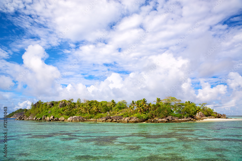 Fototapeta premium Tropical island with palms and sand beach, Seychelles