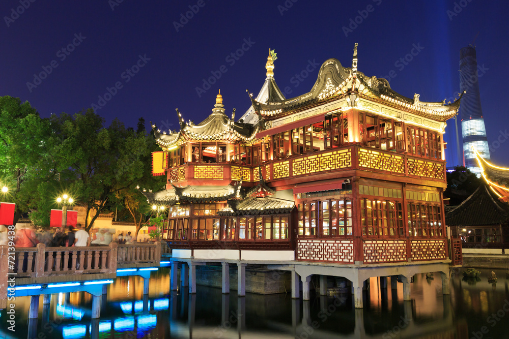 Naklejka premium beauty of the Shanghai yuyuan garden at night