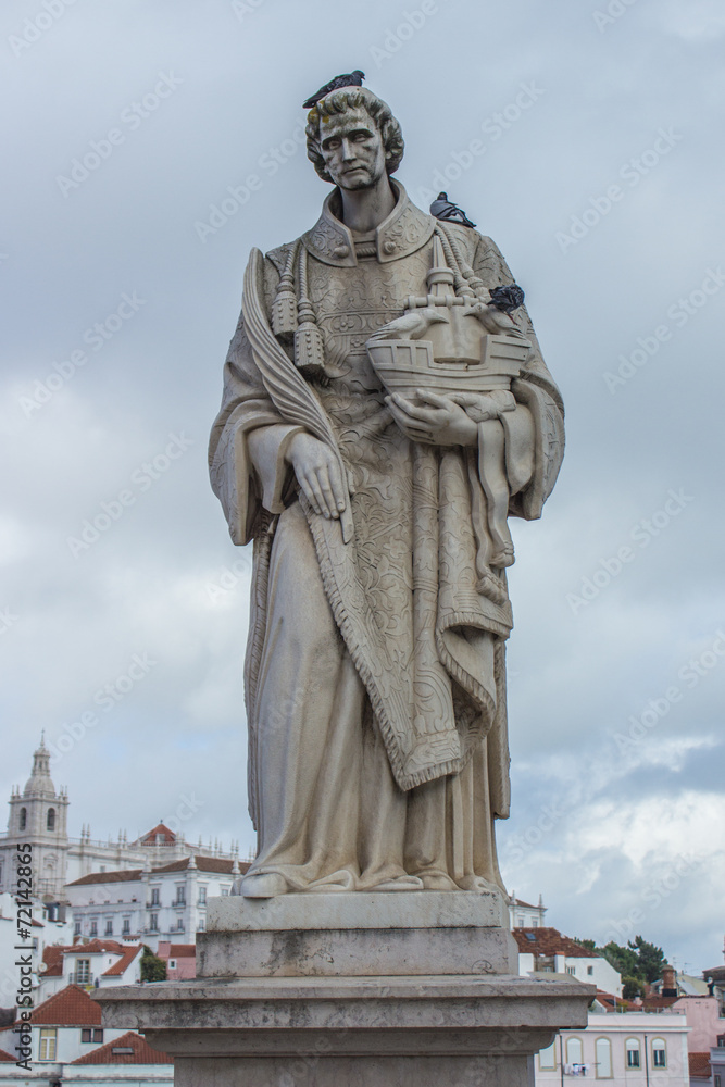Statue de Sao Vicente Igreja e Mosteiro de São Vicente de Fora