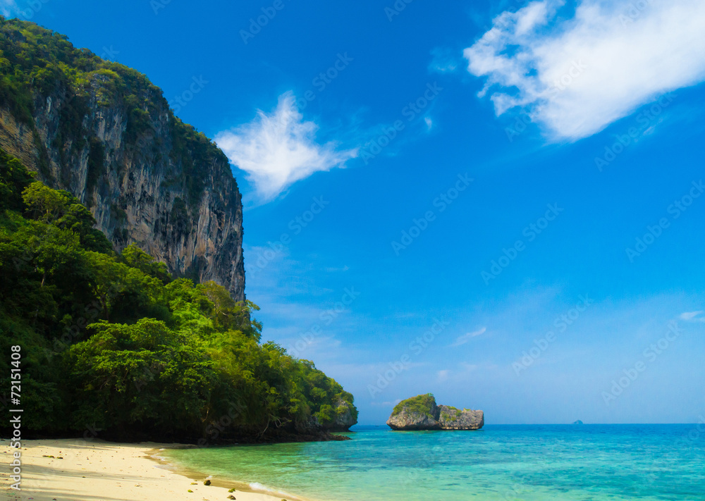 Fototapeta premium Sunny Waters Rock Island