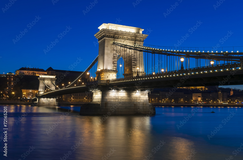 Obraz premium Chain Bridge in Budapest, Hungary