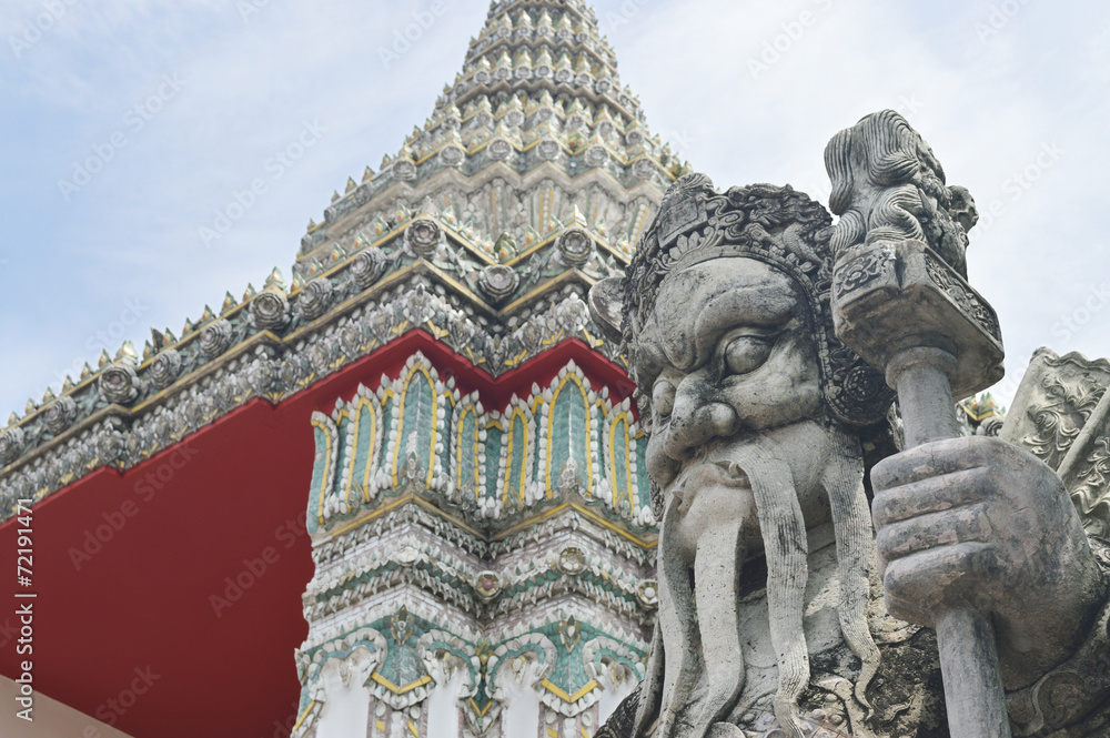 Obraz premium Statue At Wat Pho In Bangkok