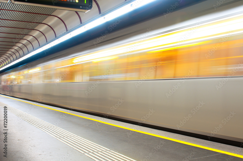 Foto Moving subway train