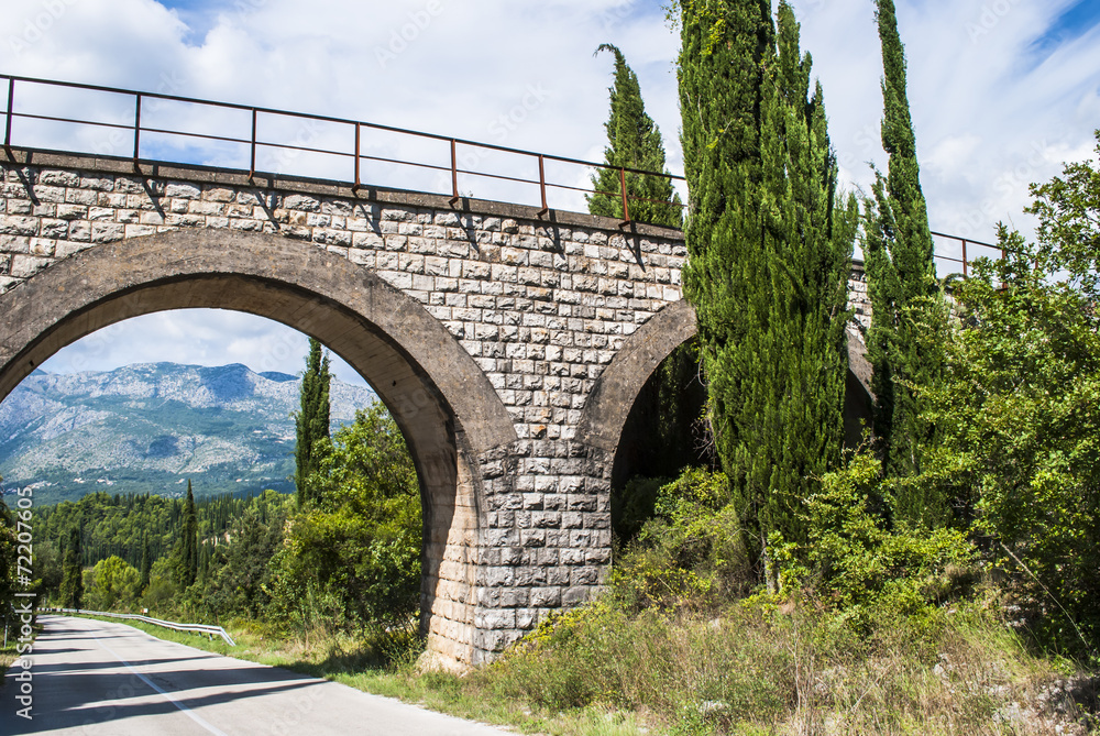 Fototapeta premium Stone bridge