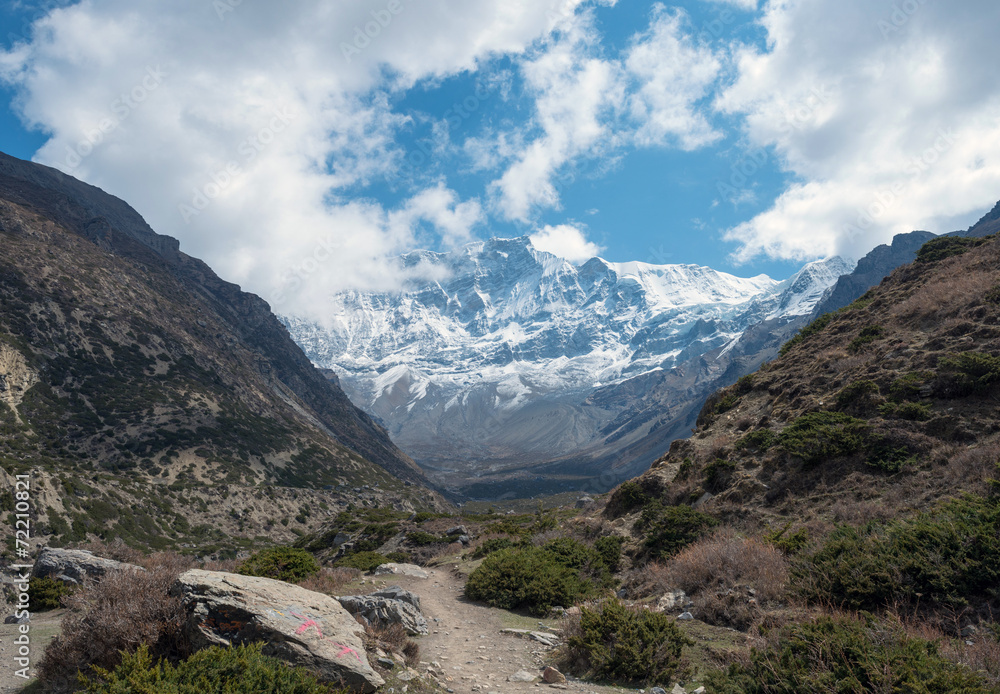 Fototapeta premium Annapurna Circuit - popular turists trek in Himalayas, Nepal