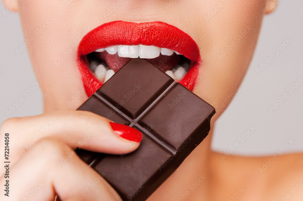 Fototapeta premium Indulging in a sweet affair with chocolate.