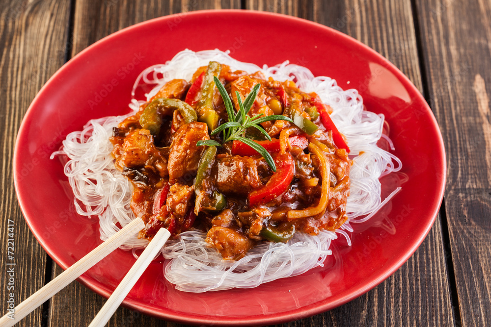 Chinese chicken with rice noodles