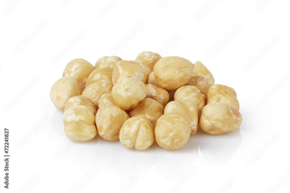 peeled and cleaned hazelnut kernels