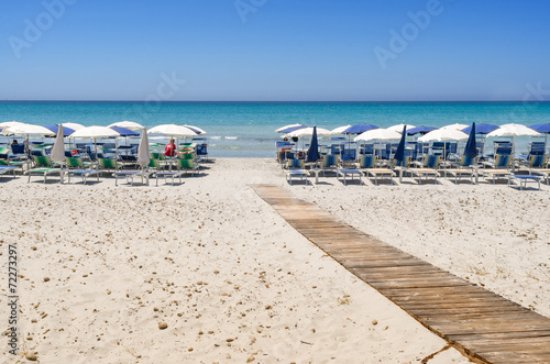 Konstfotografi Sardegna, spiaggia e stabilimento balneare a Porto Pino