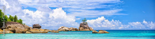 Mahe coastline panorama with typical granite rocks, Seychelles © Oleksandr Dibrova
