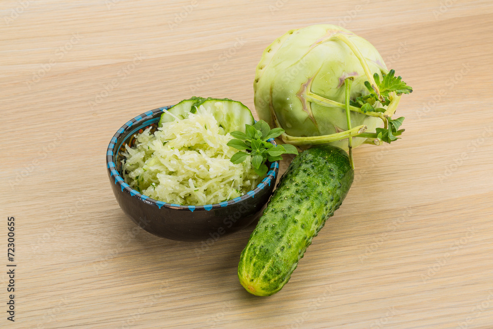 Kohlrabi salad