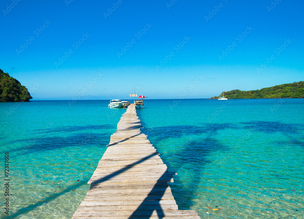 Fototapeta premium Jetty to Eternity Path filled with Love