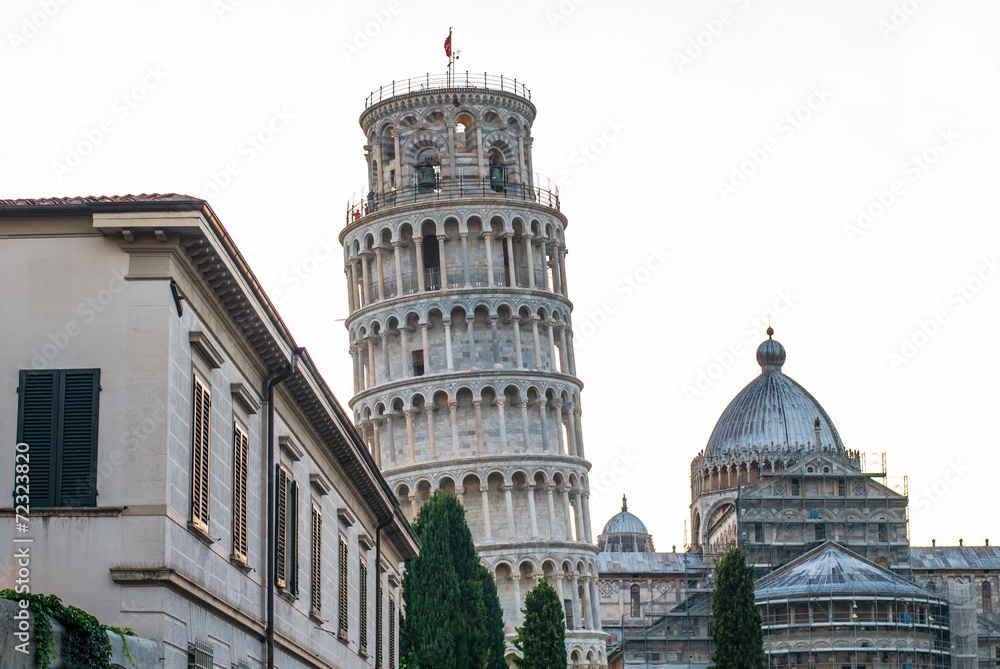 Torre pendente di Pisa e Duomo, palazzi