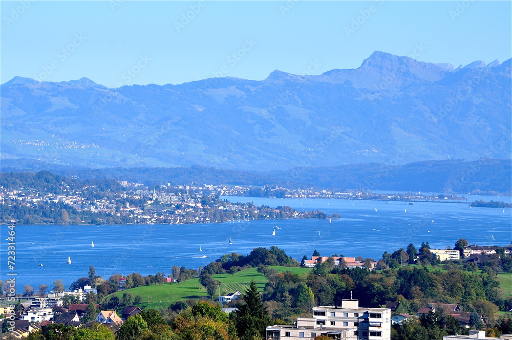 Blick über Zürichsee von Horgen bis Rapperswil