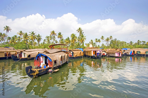 Tableau sur toile Traditional House boats, backwaters of Alleppey, Kerala, India.