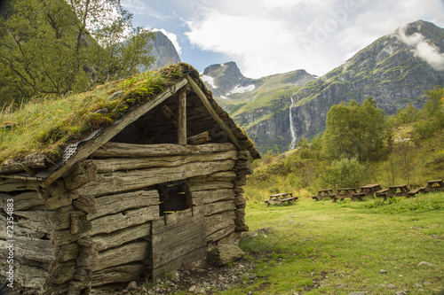 cabane montagneuse norvégienne 