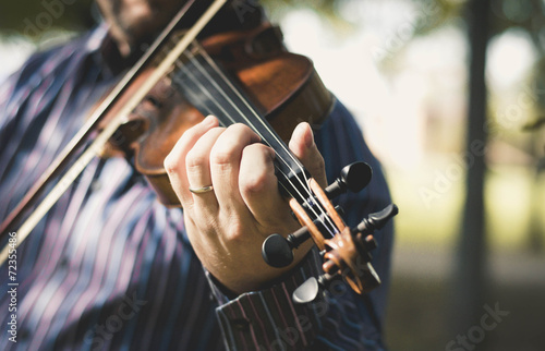 Suonare il violino photo