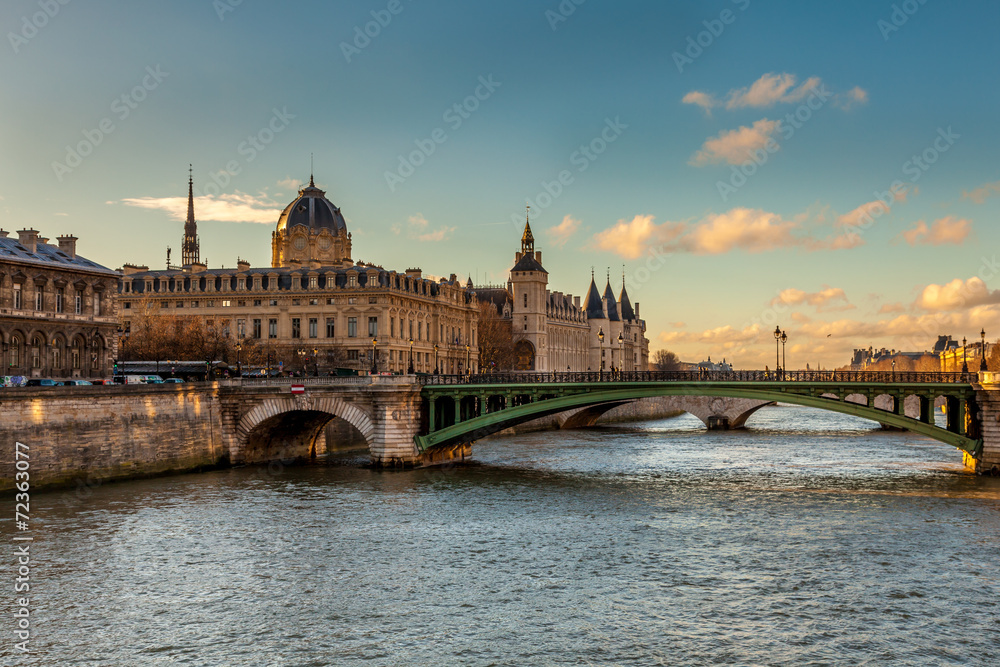 La Seine in Paris