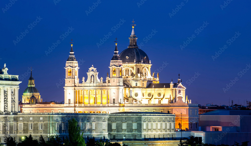 Obraz premium Almudena Cathedral, Madrid, Spain