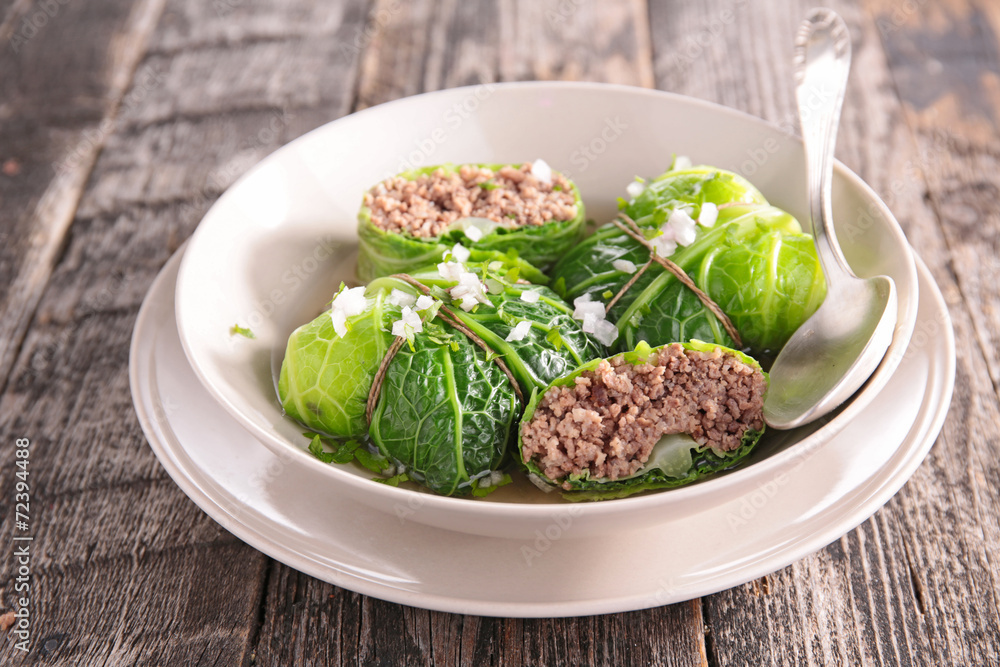 cabbage rolls with beef and broth cabbage rolls with beef and broth