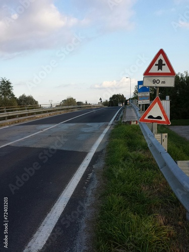 Принти на полотні Passaggio sul ponte del fiume montone