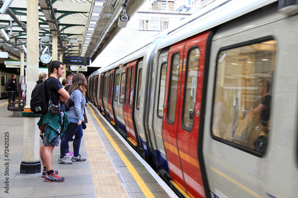 Obraz premium londyńskie metro 0640-f14