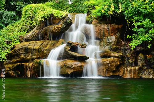 Artificial waterfall