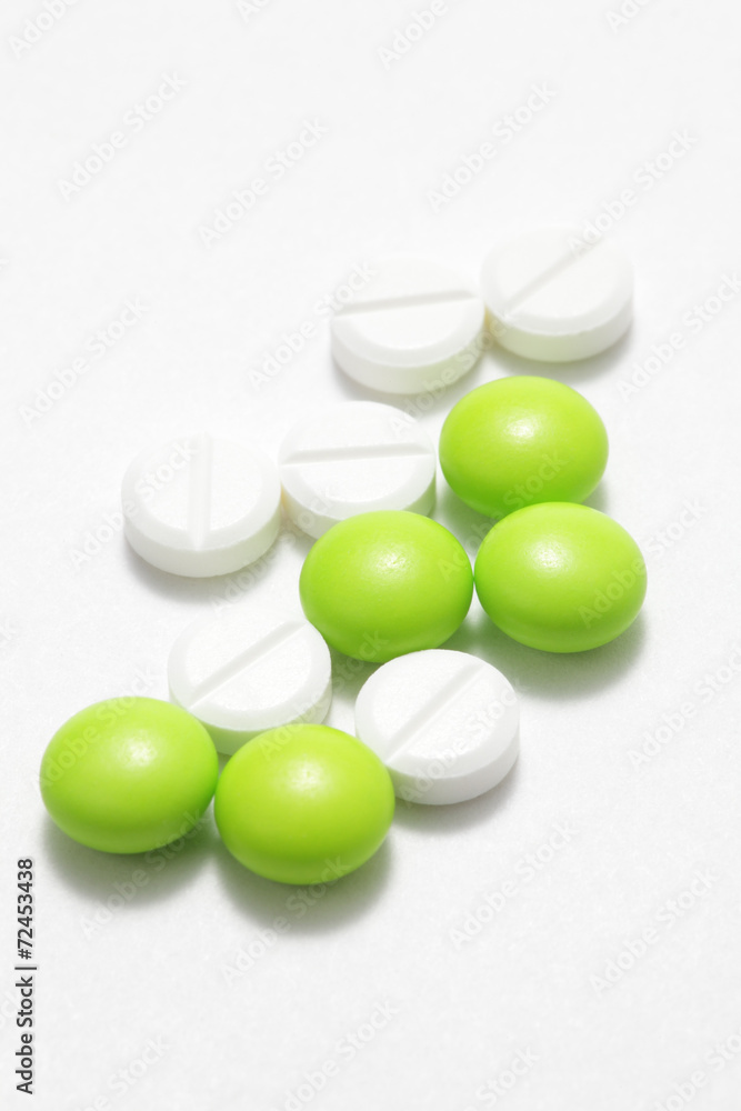 緑と白の薬