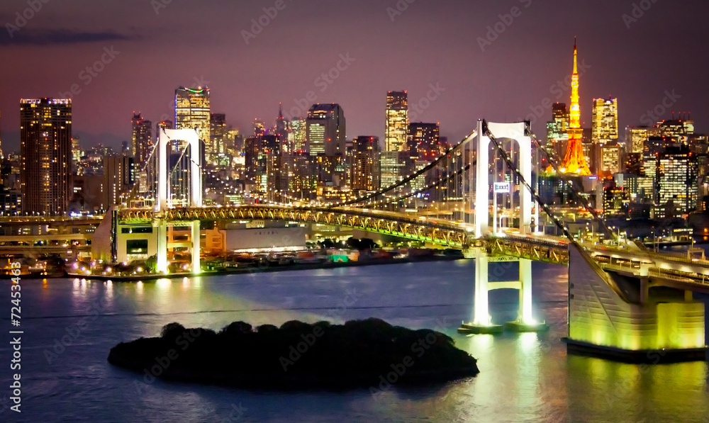 Naklejka premium Rainbow Bridge and Sumida River in Tokyo, Japan.