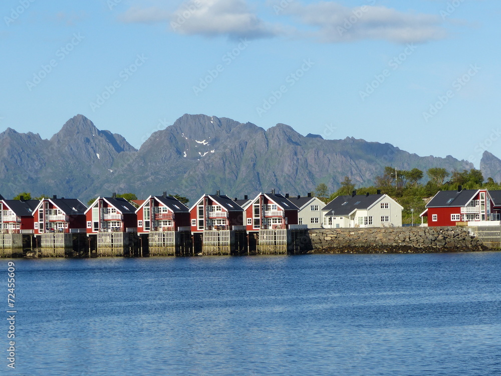 Port de Svolvaer en Norvège - maisons typique