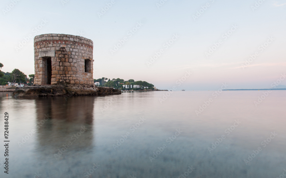 Vigie sur le cap d'Antibes Vigie sur le cap d'Antibes
