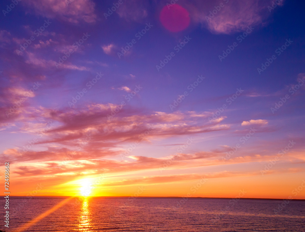 Obraz premium Bay View Fiery Backdrop