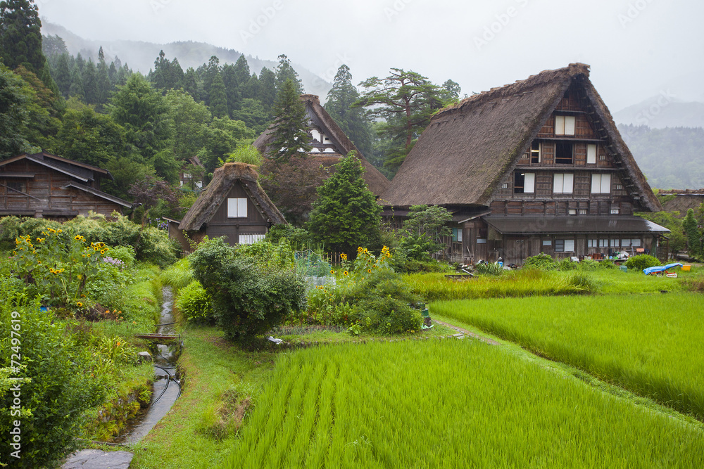 Shirakawa-go sotto la pioggia 3 Shirakawa-go sotto la pioggia 3
