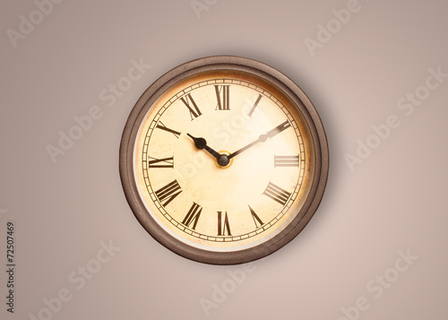 Vintage old clock with showing preicse time
