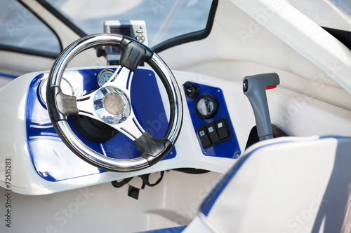 Fotografie, Obraz motorboat steering wheel