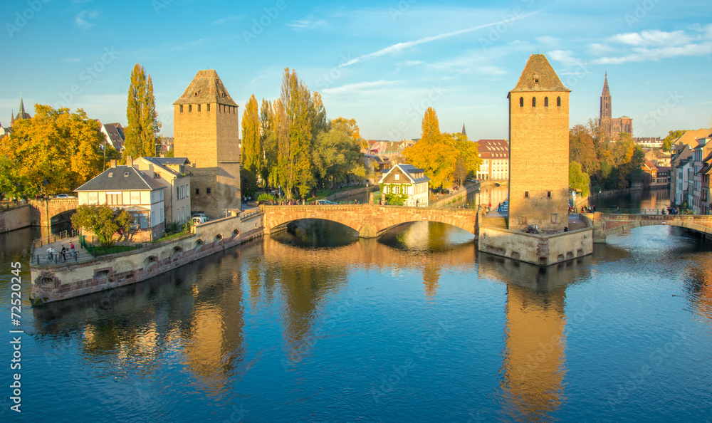 Naklejka premium Ponts Couverts à Strasbourg au crépuscule